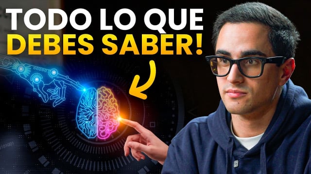 Javier Sáez en un podcast